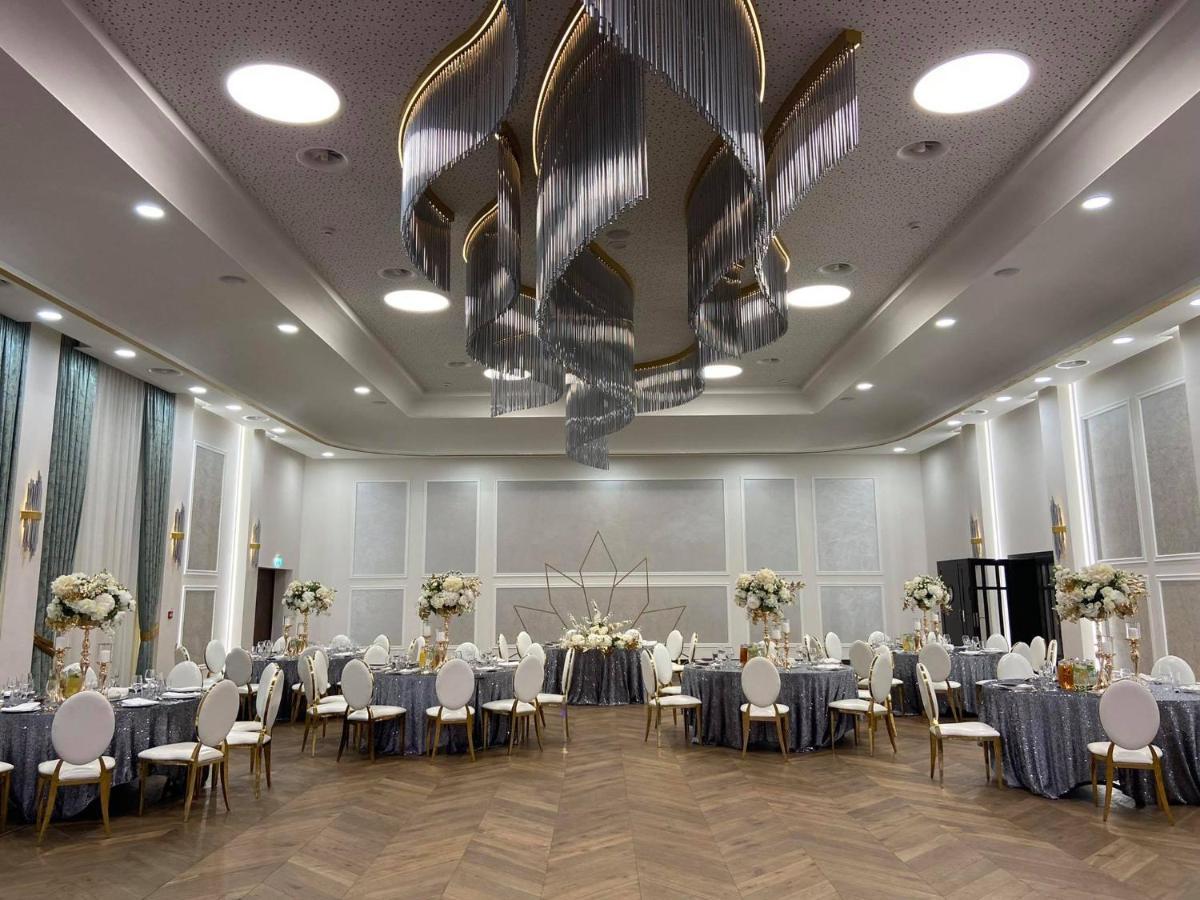 Debowy Dwor Otel Ruda Rozaniecka Dış mekan fotoğraf